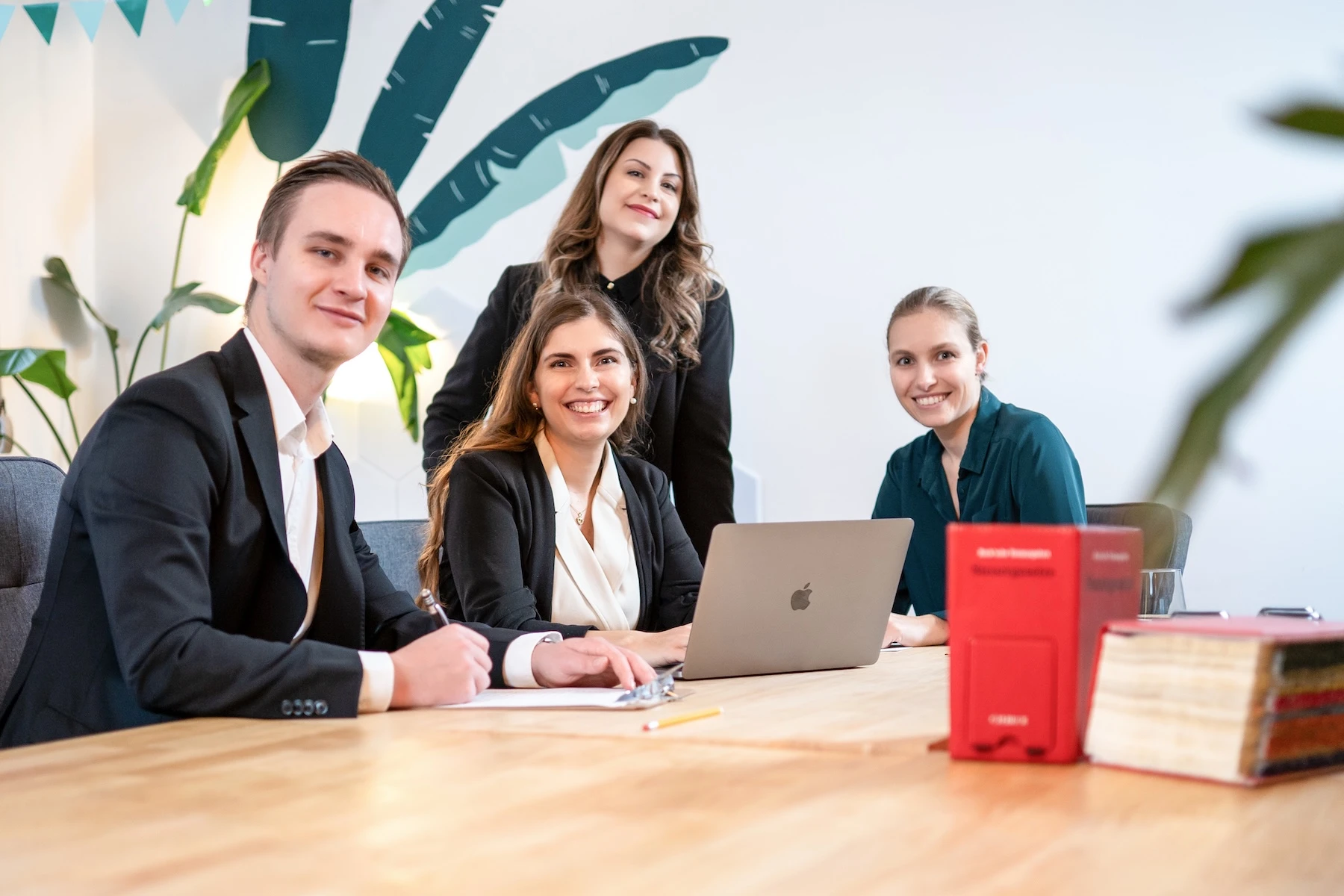 steuerberater in der nähe - steuerberatung-berlin Das Team von Rosenmeyer & Kollegen Steuerberatung im Büro in Berlin Moabit
